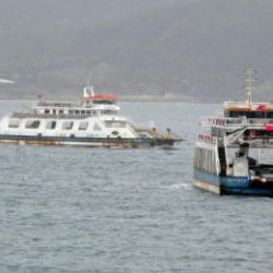 Gökçeada ve Bozcaada feribot seferlerine fırtına engeli