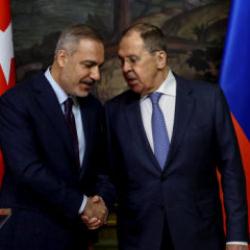Rusya'dan çarpıcı Türkiye analizi! Lavrov'dan tarihi açıklama: Sadece Türkler durdurabilir