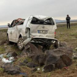 Şırnak'ta feci kaza! Minibüs takla attı; 2 ölü, 6 yaralı