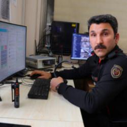 Depremde görev yerini bırakmayan itfaiyeci, binden fazla cana dokundu