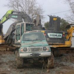 Kaş yaparken göz çıkardılar! Sakarya'da 1 araba için 3 kepçe battı