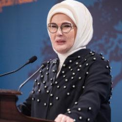 Emine Erdoğan: Batılı imaj taşımayan kadının çağdışı sayılmasına üzülüyoruz