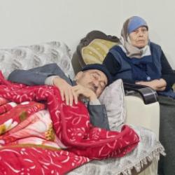 Evinin satıldığını öğrenince felç oldu! Kahramanmaraş'ta gelinleri evi sattı iddiası