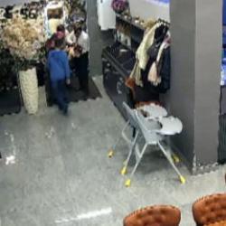 Şefin Heimlich müdahalesi bebeği hayata bağladı: İşte o anlar kamerada 