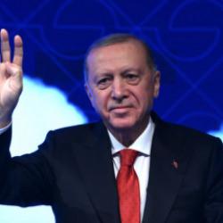 Cumhurbaşkanı Erdoğan'dan Boğaziçi'nde çarpıcı mesaj: 'Asli misyonunuza dönün'