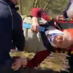 Trabzon'da cenazeye gidenler, yaşlı kadının hayatını kurtardı!