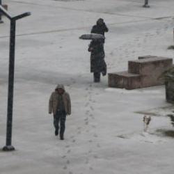 Van'da kar etkisini sürdürüyor: 141 yerleşim yerine ulaşıma kapandı 