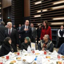 Konya'daki şehit aileleri, gaziler ve gazi yakınları Büyük Aile Sofrası'nda iftar açtı 