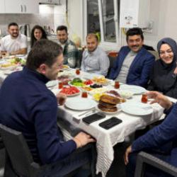 Milletvekili Canbey, sağlık çalışanlarıyla sahur yaptı 