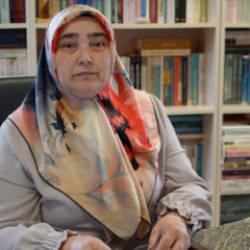 28 Şubat'ta başörtü yasağı eğitim hayatını baltalamıştı: Fakülte ikincisi oldu 