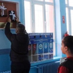 Afyonkarahisar'da öğrenciler 3 bakkalın veresiye defterini satın aldı