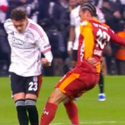 Derbinin önüne geçen pozisyonlar! Eski hakemler isyan etti: Osimhen'i neden atmıyorsun