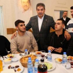 Esenler’de Ramazan coşkusu: Meydanlar doldu, sofralar paylaşıldı, gelenekler yaşatılıyor