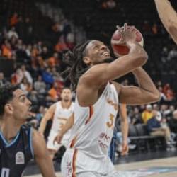 Galatasaray evinde Türk Telekom'a mağlup!