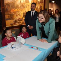 Gazi şehirde iyilik çocuklara yayılıyor