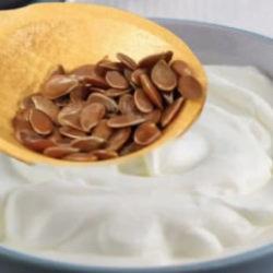 Kemiklerinizi demir gibi güçlendiriyor! 1 kaşık ekleyenler yaşadı