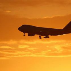 Orta Doğu hava trafiğinde kaos! 3 bin 400 uçuş iptal, 300 bin yolcu mahsur...