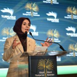 Türkiye’nin güçlü kadınları buluştu! Bakan Göktaş'tan çalışan annelere doğum izni müjdesi