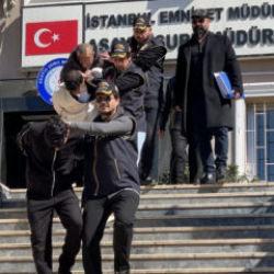 Kadıköy'de hırsızlık: Merdivenle girdiler, evdekileri bağlayıp altınları çaldılar