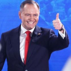 AB'nin 44 milyar avroluk savunma kredisine veto