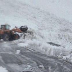 Şırnak-Hakkari yolunda çığ felaketi! 40 kişi mahsur kaldı, ekipler sevk edildi