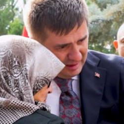 Şehit annesinin sözleri yürek yaktı! Kırıkkale Valisi gözyaşlarını tutamadı 