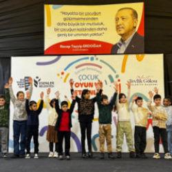 Esenlerli çocuklar bayram coşkusunu doyasıya yaşıyor