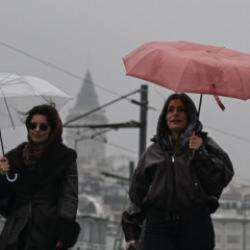 İstanbul'da bayram yağmurlu geçiyor! AKOM yağışların ne kadar süreceğini duyurdu