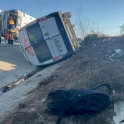 Çanakkale'de korkunç kaza! Yolcu minibüsü devrildi: Çok sayıda yaralı var