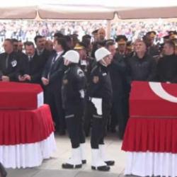 Katar'da şehit olan 2 teknisyene veda