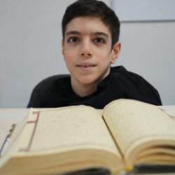 'Engellisin, yapamazsın' denilen Emrullah hafız oldu 