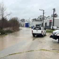 Bursa'yı sağanak vurdu! Dereler taştı, ev ve araçlar sular altında kaldı
