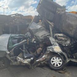 Otoyolda can pazarı! 4 araç birbirine girdi: Can kaybı var!