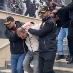 Kan donduran cinayet: Eşiyle ilişkisi olduğunu düşündüğü adamı öldürdü