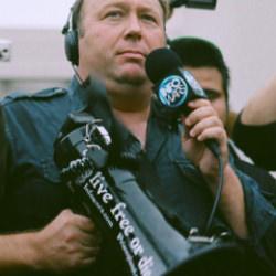 ABD'li ünlü radyocu Alex Jones'tan İran hakkında şok itiraf: Ülkece COVID 2.0'a gireceğiz
