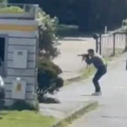 Konsolosluk önündeki çatışmada polisle dalga geçmişlerdi! 8 şüpheli gözaltında