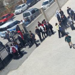 Lise önünde silahlı saldırı: Öğrenciye kurusıkı ile ateş açıldı