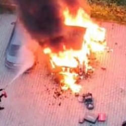  Diyarbakır’da site içinde korkutan yangın