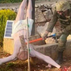 Siyonistlerin din düşmanlığı: Hz. İsa’nın heykeline balyozla saldırdı! 