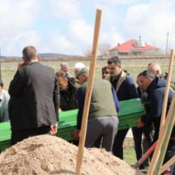 Başıboş köpek faciası! 5 yaşındaki Hamza toprağa verildi