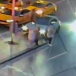 Şişli’deki trafik kazasında üzerine trafik ışığı devrilen turist hayatını kaybetti 