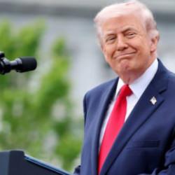 Trump'tan İranlılar için skandal benzetme: Domuz gibi boğuluyorlar