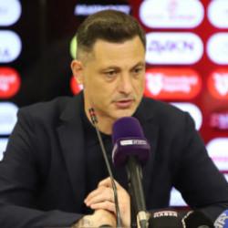 Henüz 3. haftadan! Süper Lig ekibi teknik direktörüyle yollarını ayırdı