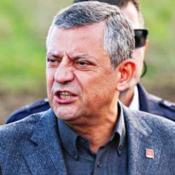 Özgür Özel bazı CHP'lileri makam odasında fırçaladı