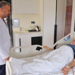 Kilo kaybı şikayetiyle gittiği hastanede 20 santimlik tümörle karşılaştı