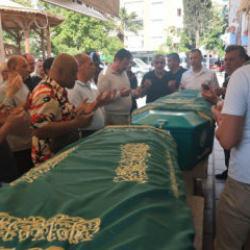 Manisa'da kahreden olay: İki dost 15 dakika arayla vefat etti 