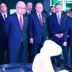 Cumhurbaşkanı Erdoğan, Astana’da Alem.AI Yapay Zeka Merkezi’ni ziyaret etti