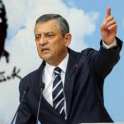 Özgür Özel'den AK Parti'ye katılan başkanın eşine telefon! Önce vekillik sonra hakaret