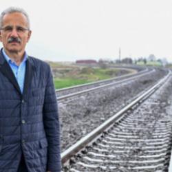 Bakan Uraloğlu açıkladı: Mersin-Gaziantep arası 2 saat 15 dakikaya düşüyor