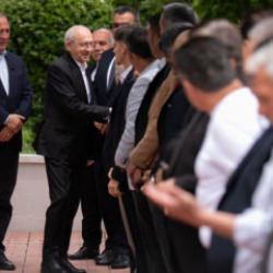 Kılıçdaroğlu'nu ziyaret etti! Özgür Özel'e kötü haberi verdi